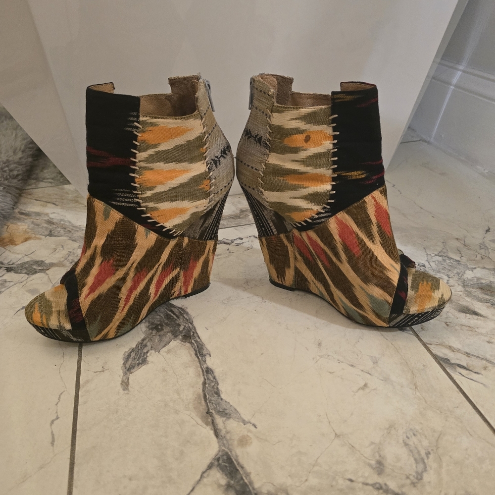 ALDO Wedge Bootie - Picture 5 of 7